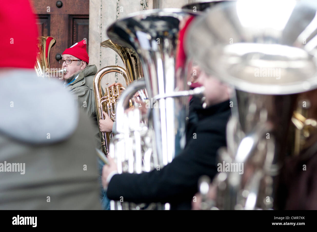 Tuba Weihnachtslieder, St. Pauls Cathedral, London. Eine jährliche Weihnachten wohltätige Veranstaltung. Stockfoto