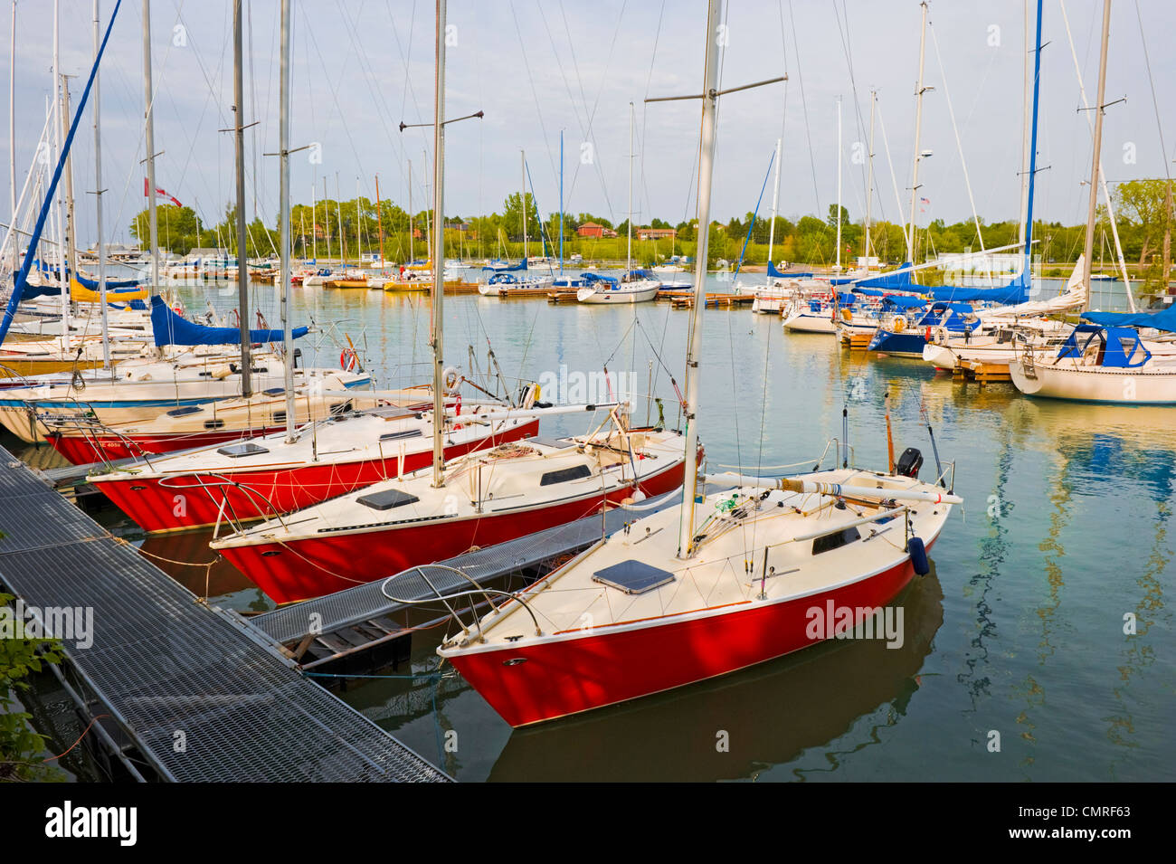 Boote angedockt an Dalhousie Yacht Club, Port Dalhousie Hafen, der auf See Ontario, St. Catharines, Ontario mündet Stockfoto