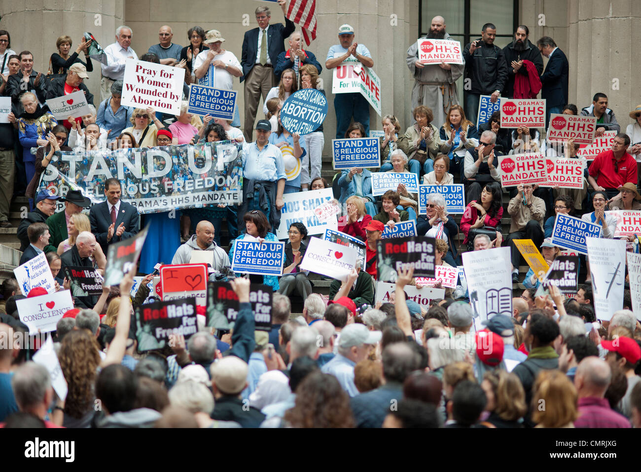 Mitglieder der verschiedenen religiösen pro-Life-Gruppen protestieren in New York gegen die Umsetzung der ObamaCare Stockfoto