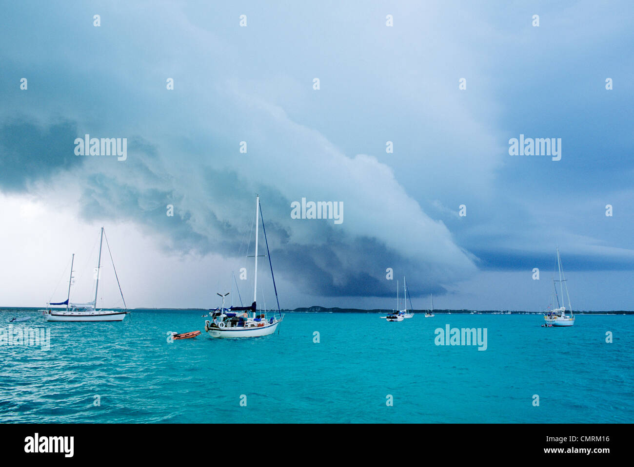 STORM OVER STOCKING ISLAND VON REGATTA POINT GREAT EXUMA GEORGETOWN BAHAMAS Stockfoto