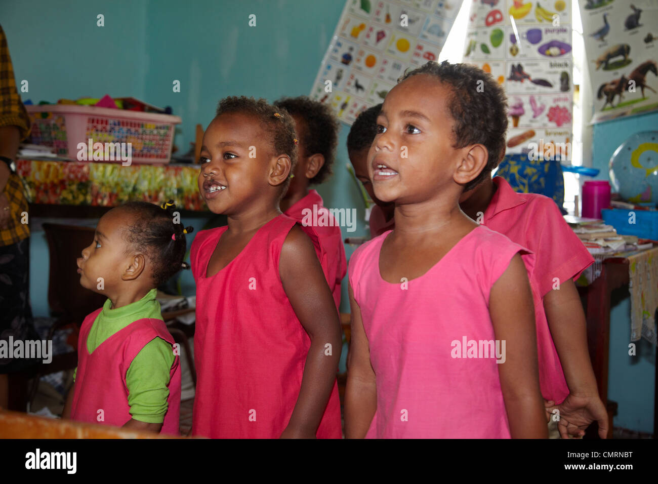 Klasse für Kinder im Vorschulalter, Namaqumaqua Dorf, Coral Coast, Viti Levu, Fidschi, South Pacific Stockfoto