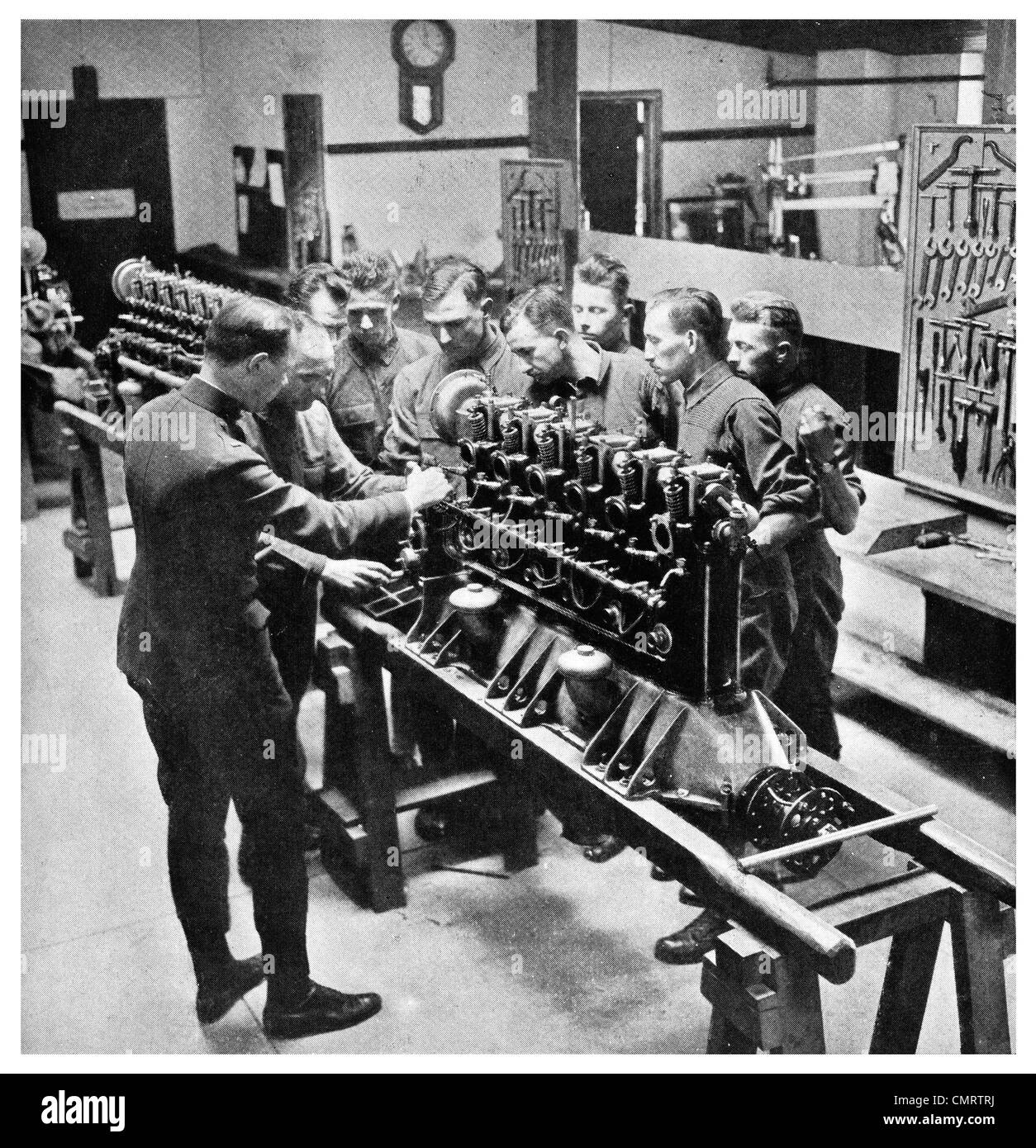 1918 Flugzeug Motor mechanische amerikanischen Flugschule pilot Motorflugzeug Stockfoto