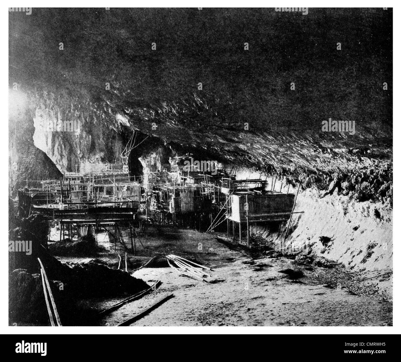 1919-Sarawak-Kalkstein Höhle Vogel Nest Suppe Gomantong Niah Borneo Malaysia Stockfoto