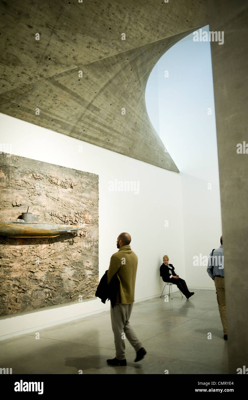 Herta & Paul Amir Gebäude, Tel Aviv Museum of Art. Anselm Kiefer-Ausstellung. Tel Aviv, Israel. Stockfoto