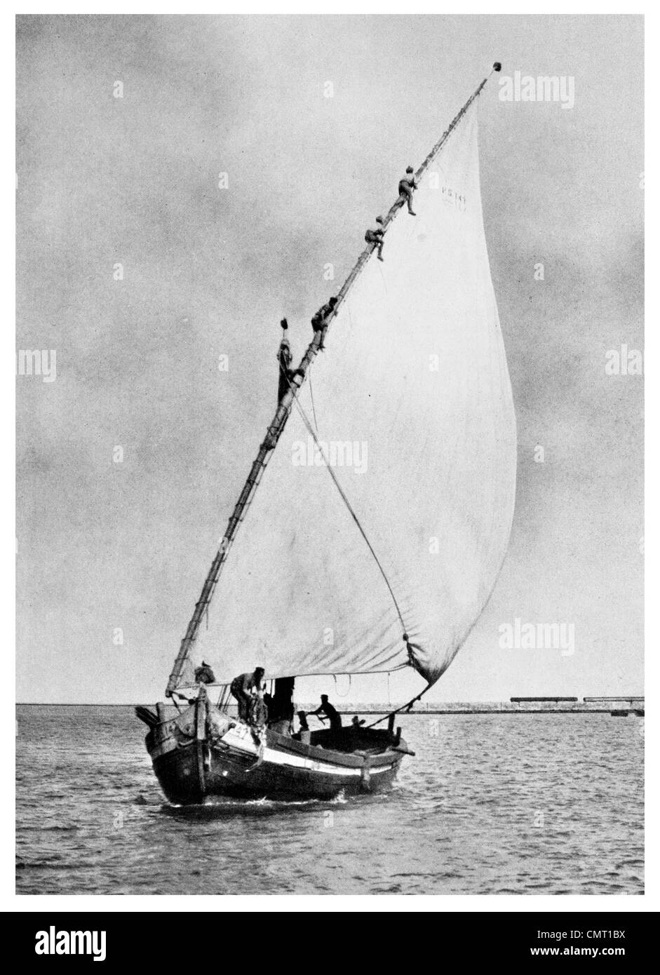1924-Fischerboot bei Port Said Ägypten Stockfoto
