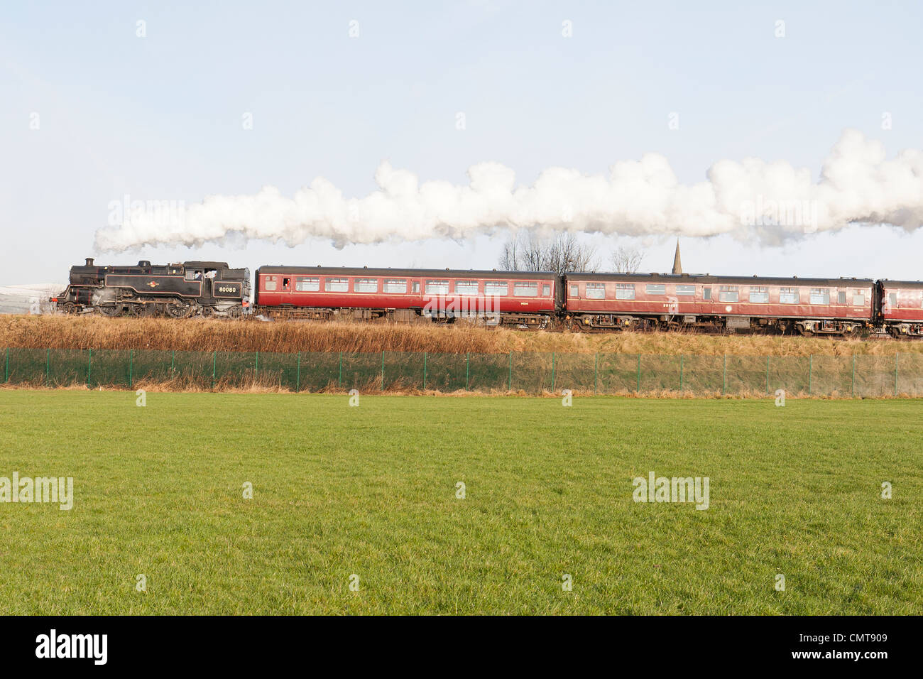 Dampflok zieht einen Personenzug auf der East Lancs Railway bei Heywood Stockfoto