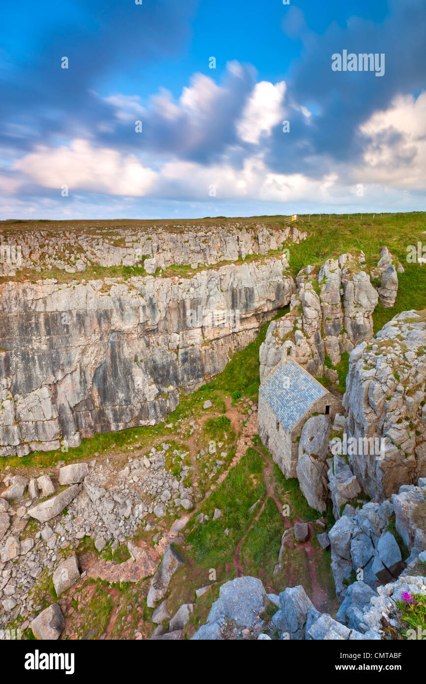 Das äußere des St Govan Kapelle, ein 13. Jahrhundert geplante Ancient Monument in Pembrokeshire Coast National Park Stockfoto