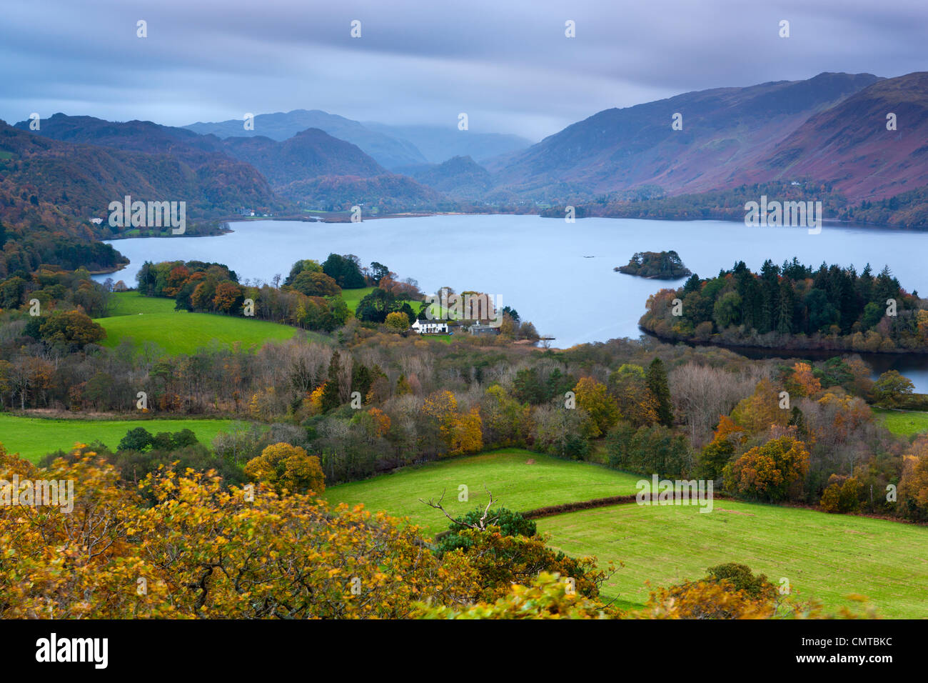 Blick vom Castlehead Holz Aussichtspunkt in der Nähe von Castlerigg Dorf über Derwent Water (Derwentwater) in Richtung Derwent Fells, Stockfoto