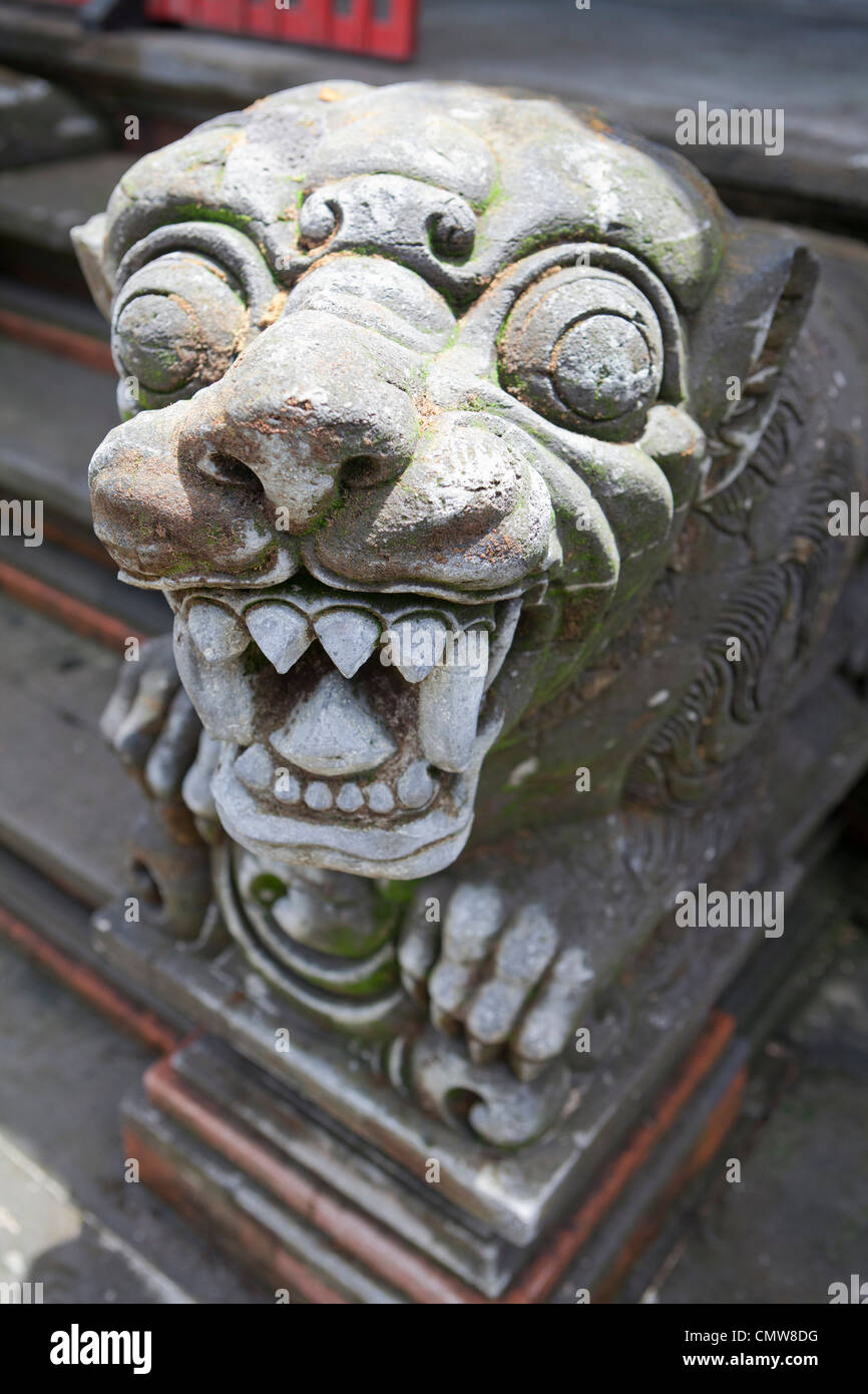 Hinduistische Statuen, die die Insel von Bali, Indonesien zu bewohnen. Stockfoto