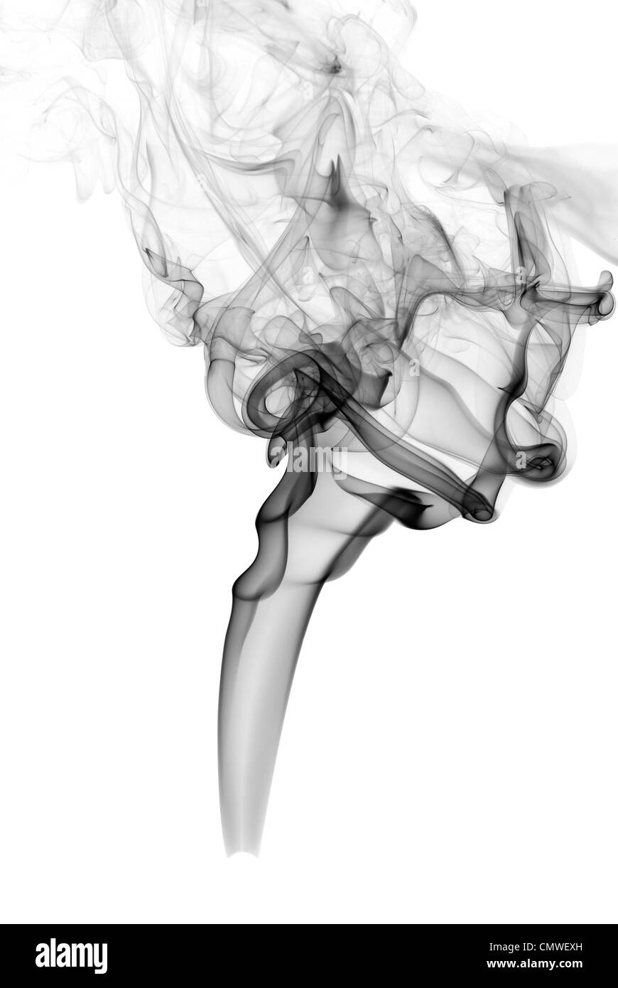 Schwarzer Rauch isoliert auf weißem Hintergrund Stockfoto