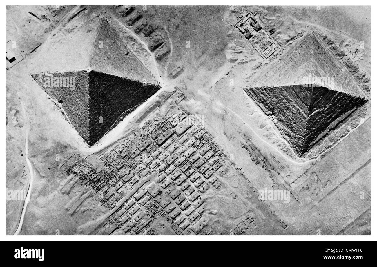 1925 1925 große Pyramide des Cheops Gizeh Nekropole Cheops sieben Weltwunder der antiken Welt Schafe Ägypten ägyptische aus der Luft gesehen Stockfoto