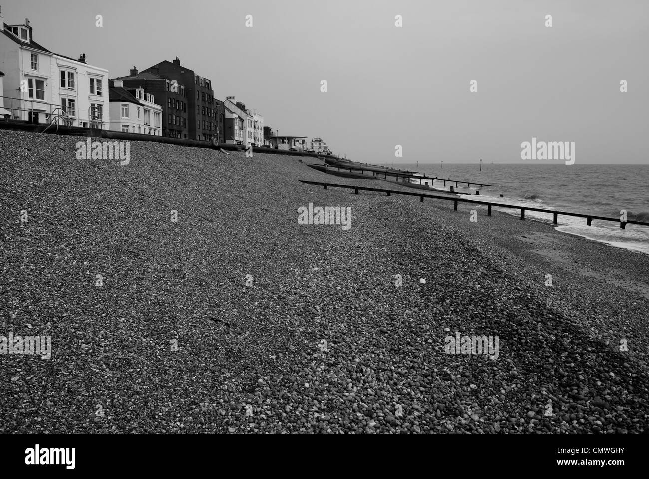 Leer-Kiesstrand - Deal, Kent Stockfoto