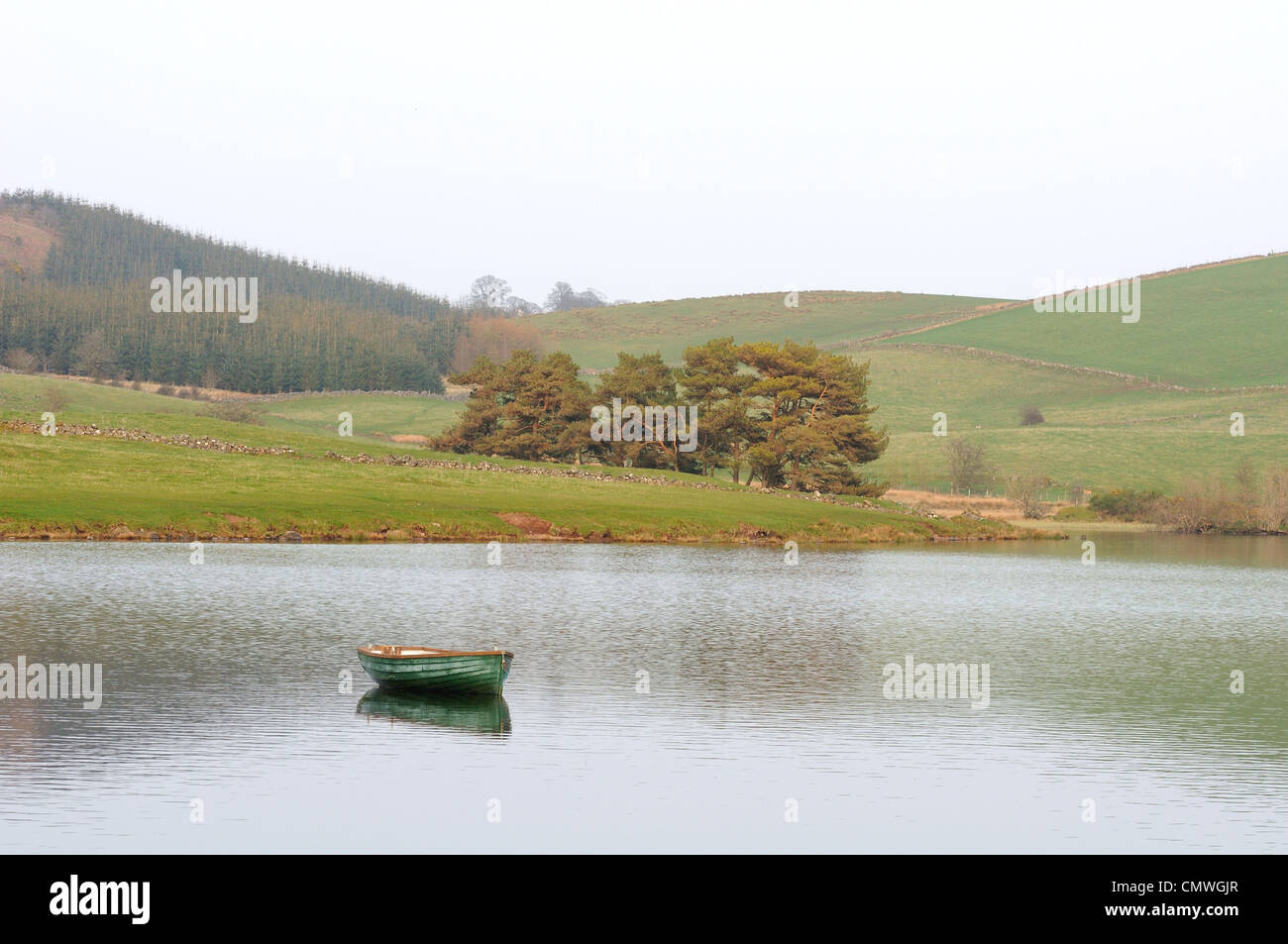 Fischerboot auf Loch Knaps ein privater Fischerverein Water in, Inverclyde, Schottland Stockfoto