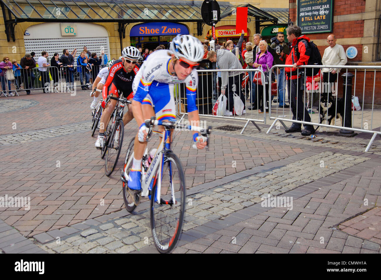 Fahrer im Jahr 2011 Preston Grand Prix Cycle Race, Preston, Lancashire Stockfoto