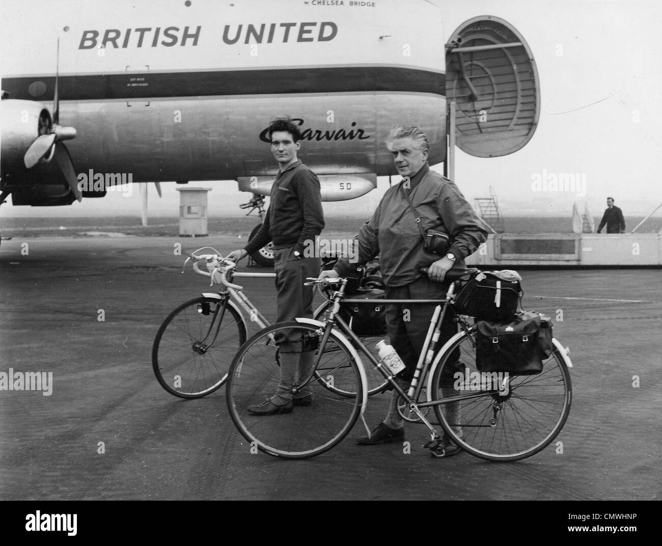 Herr Reginald Davies und Sohn, Viking Cycles Ltd, Southend, 1958. Herr Reginald Davies, Managing Director von Viking Cycles Ltd, Stockfoto