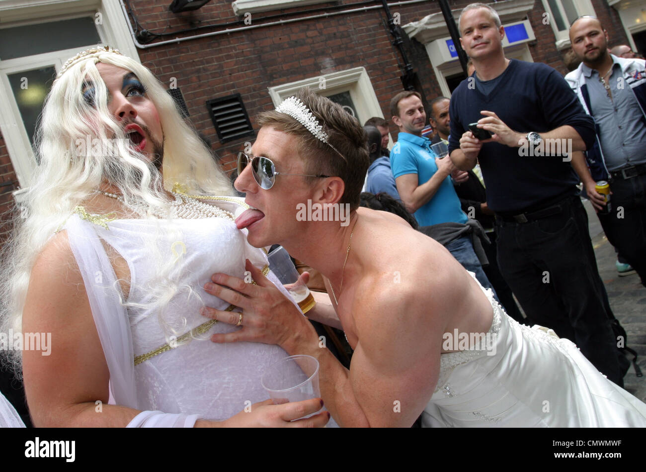 Feiern in Soho am Tag der königlichen Hochzeit von William und Kate 2011 Stockfoto