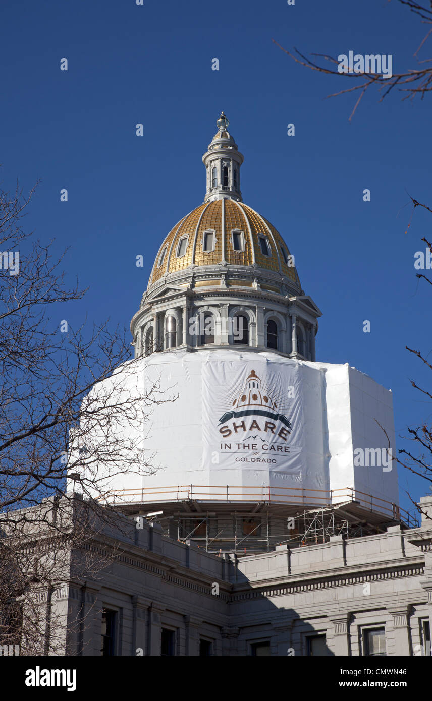 Das Colorado Capitol Building. Die Kuppel ist restauriert. Stockfoto