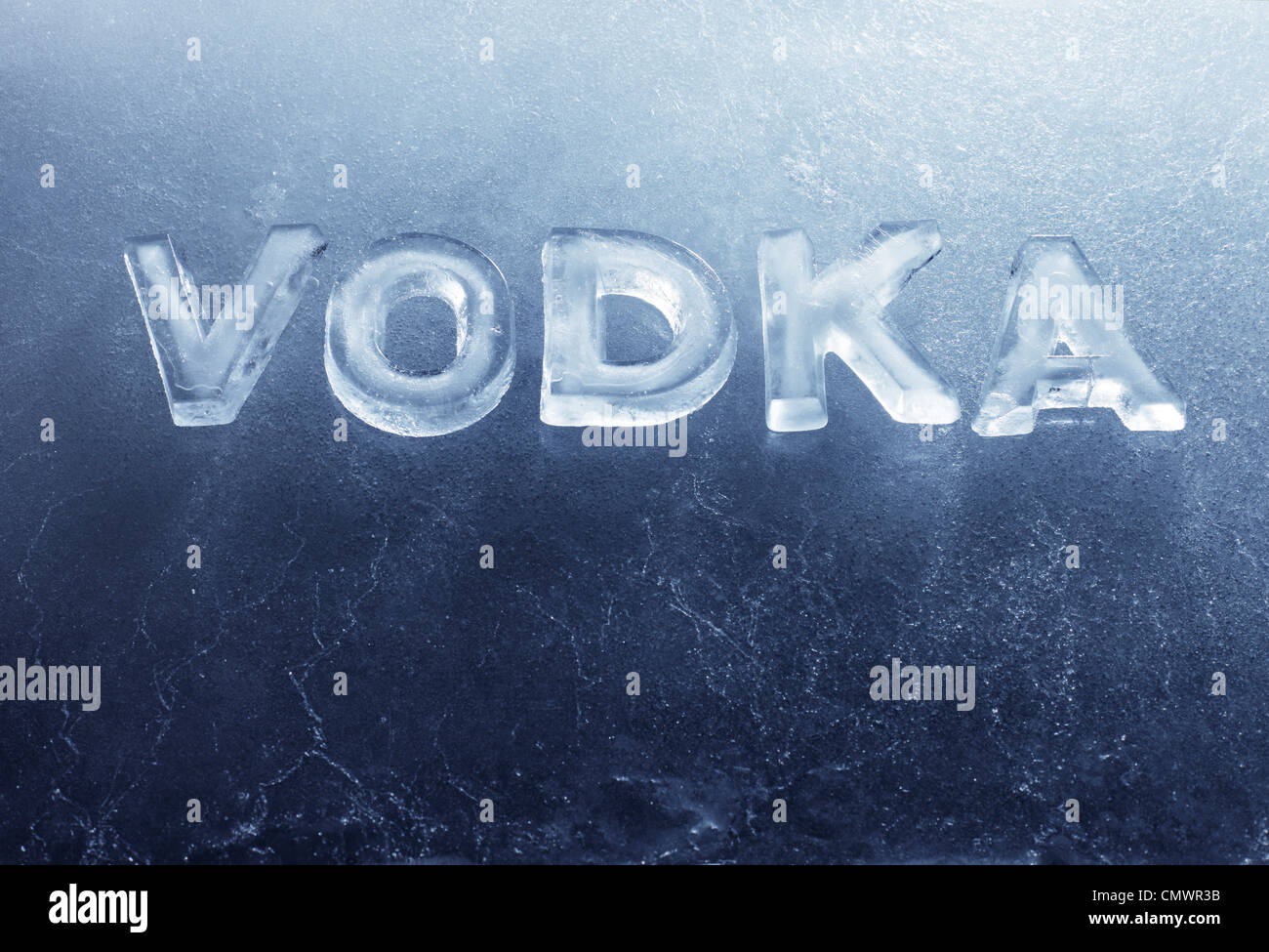 Wort-Wodka mit echtem Eis Briefe geschrieben. Stockfoto