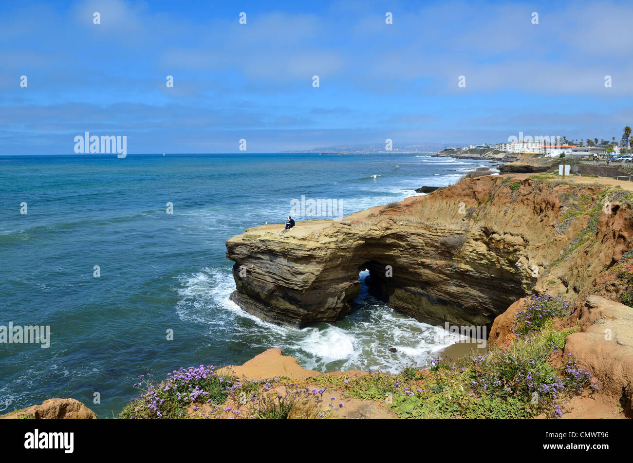 Wave erodiert Felsküste. La Jolla, Kalifornien, USA. Stockfoto