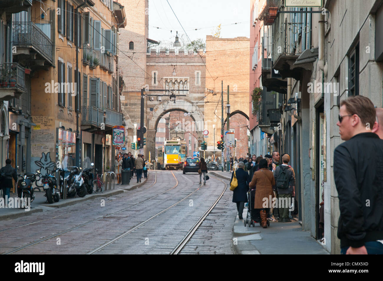 Straßenszene Porta Genova von Mailand Stockfoto