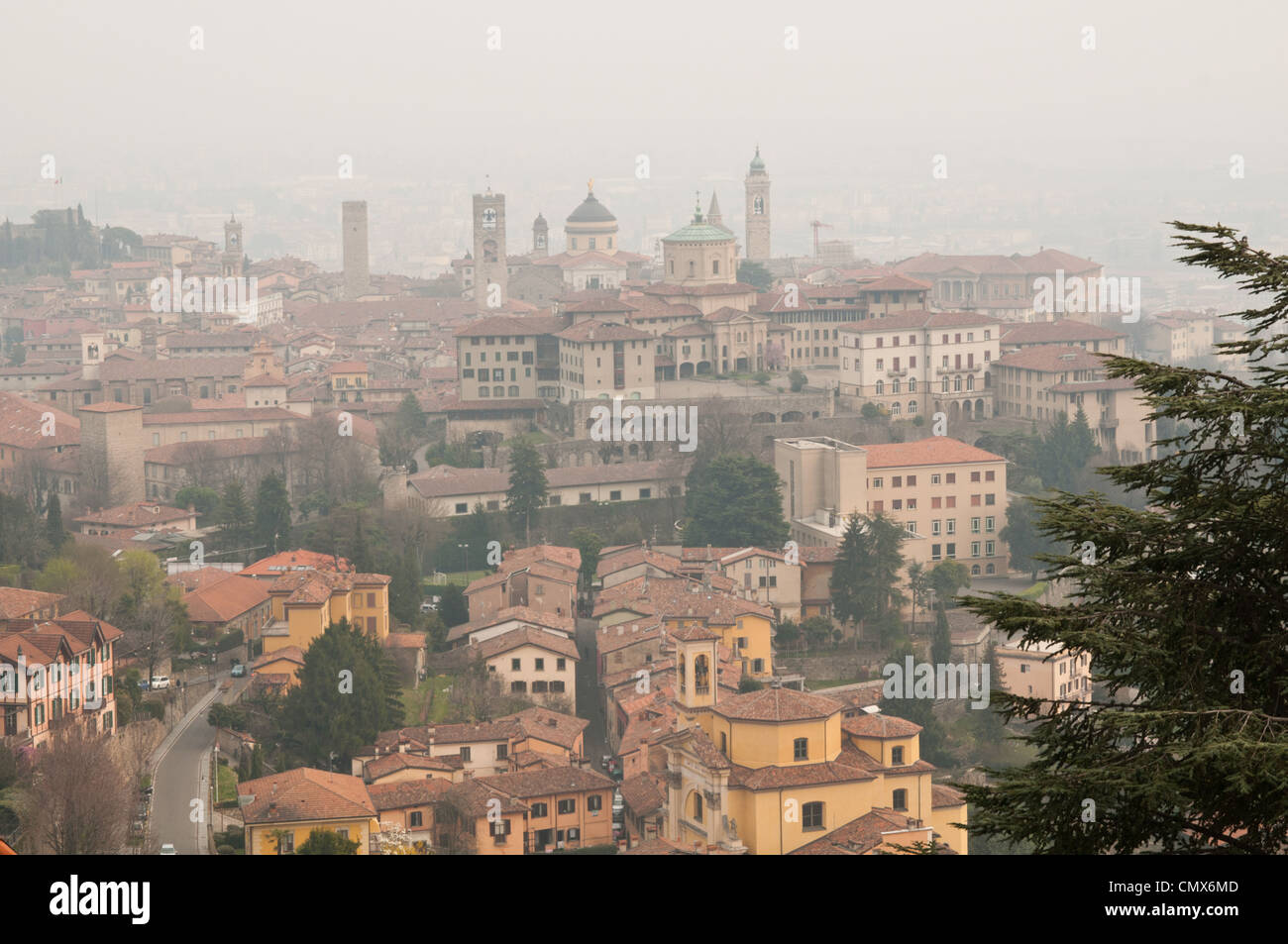 Ansicht der alten Wohnbebauung in Bergamo Italien Stockfoto