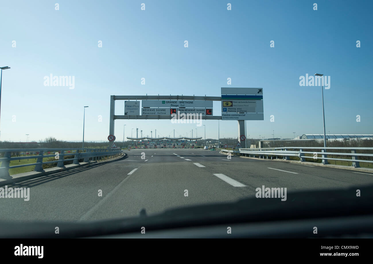 Nähert sich die Ticket-Tor für den Ärmelkanal-Tunnel bei Calais in Nordfrankreich Stockfoto