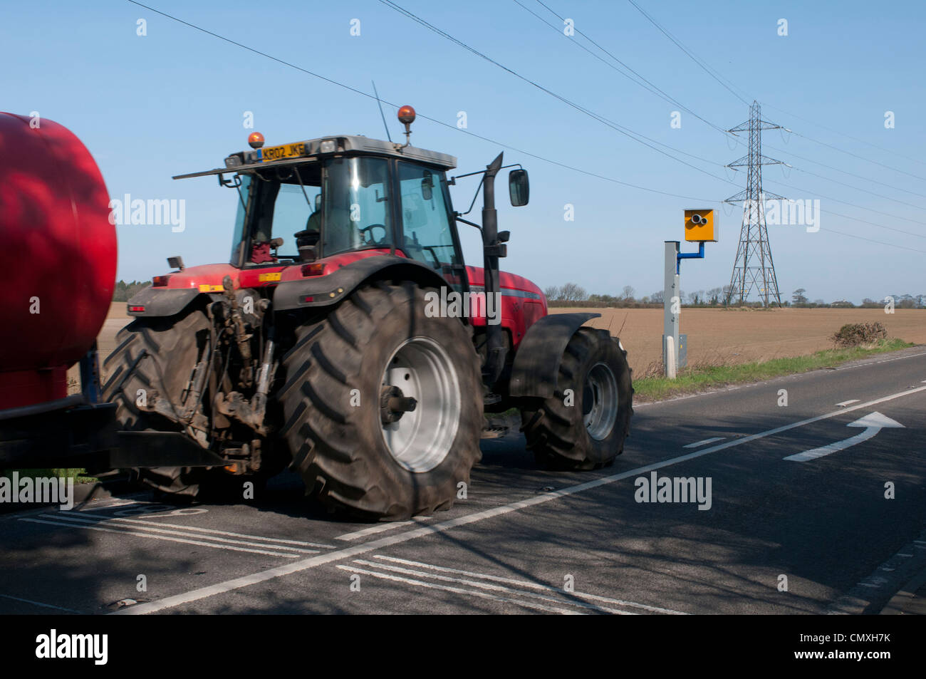 Rasende Traktor (1 Sequenz von 4 Fotos) Stockfoto