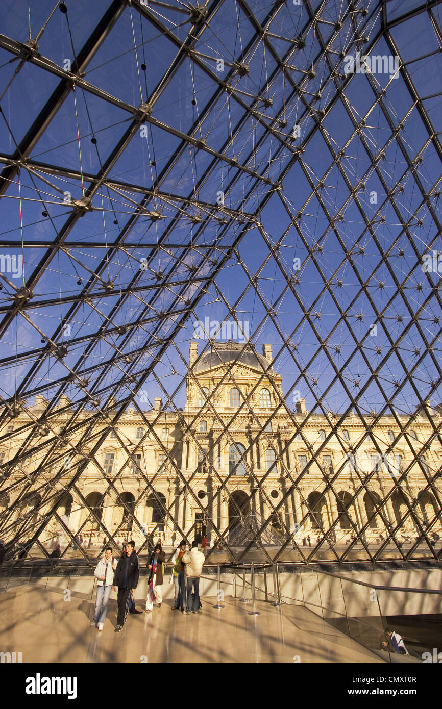 Frankreich, Paris, Louvre, Glas Pyrami Architekten ich Ming Pei Stockfoto