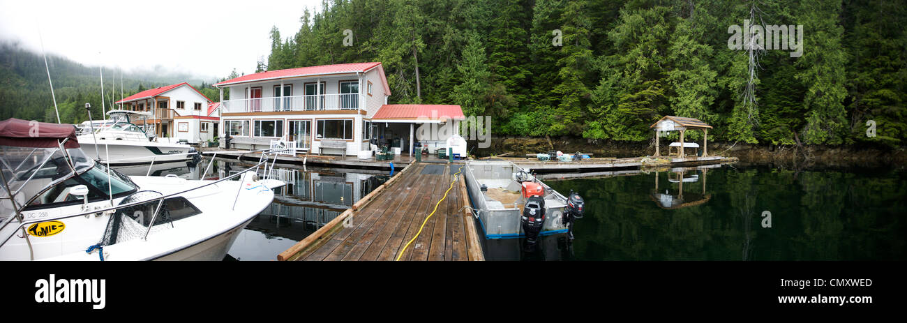 Fischerhütte in Critter Cove, Westküste von Vancouver Island, Britisch-Kolumbien Stockfoto
