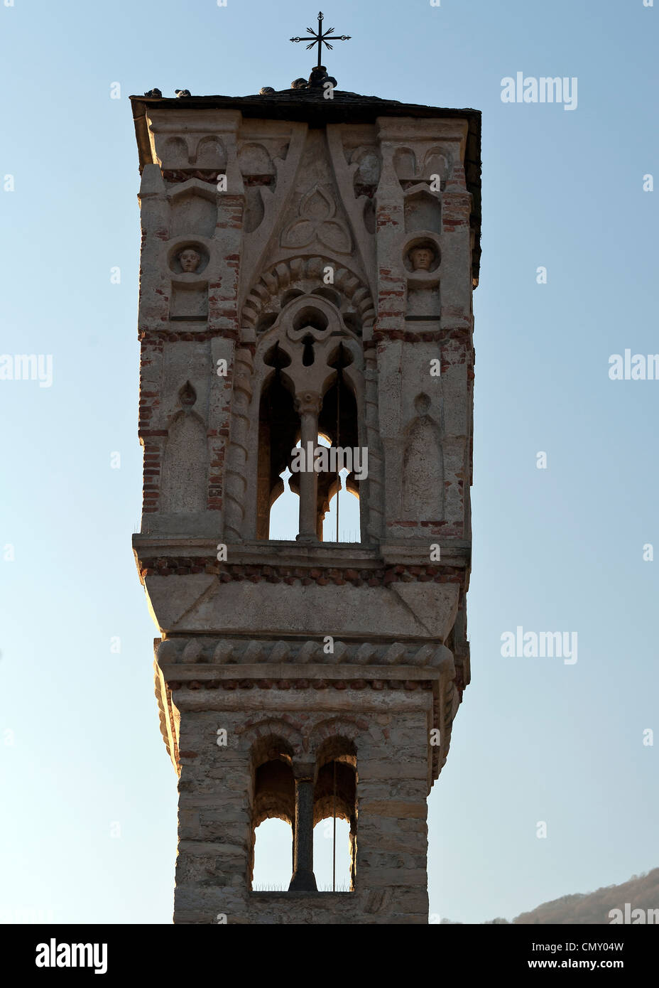 Bell Tower von Ossuccio romanische Kirche, Ossuccio, Comer See, Lombardei, Italien Stockfoto