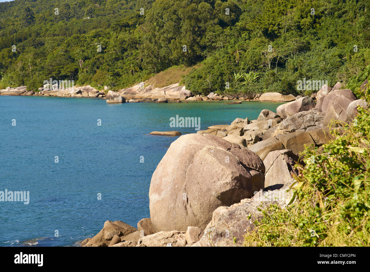 Bucht von Laranjeiras Strand Stockfoto