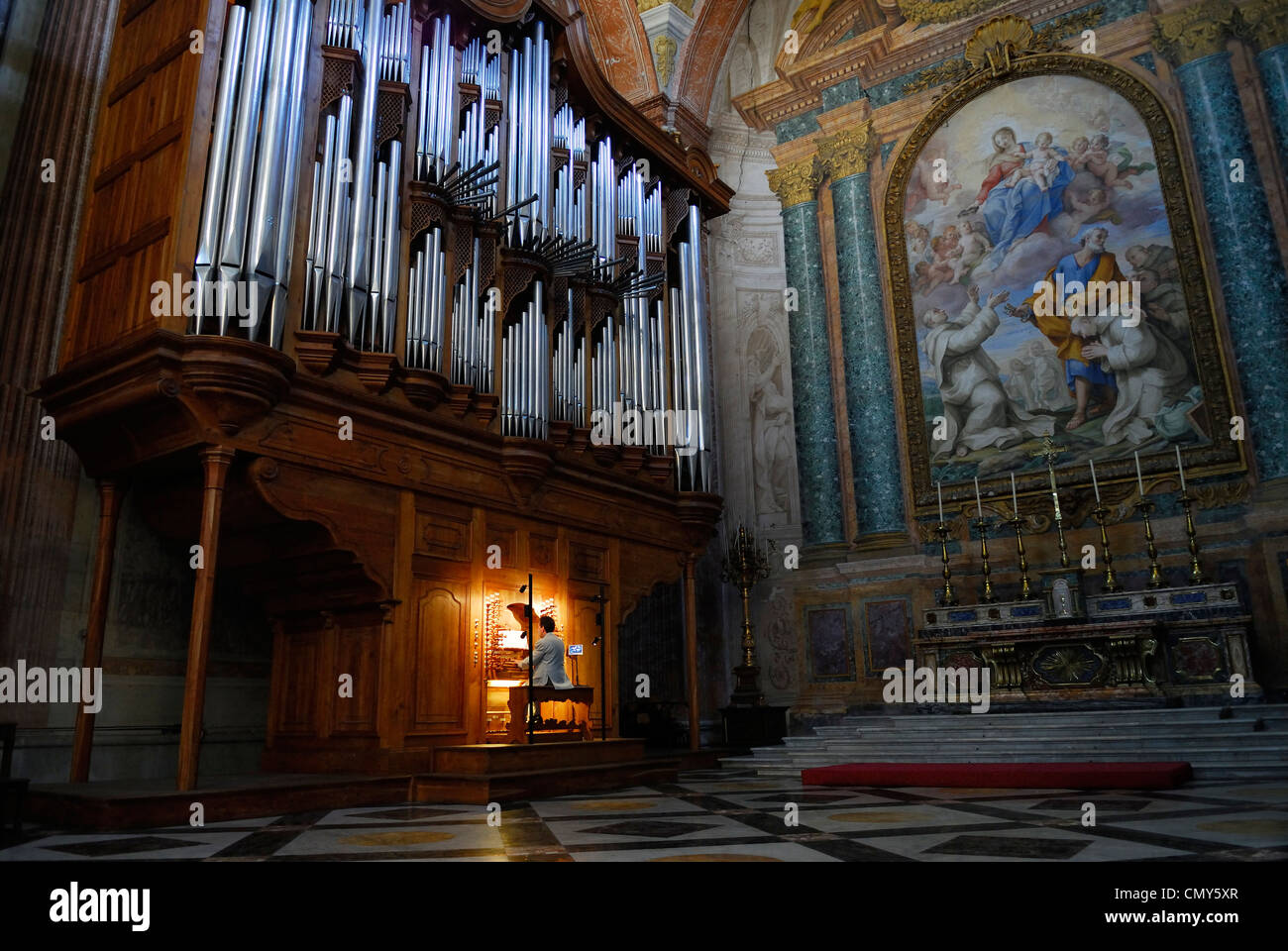 Spotlight auf Grand echo Musik der Orgel in St. Maria von den Engeln Basilika, Rom, Italien Stockfoto