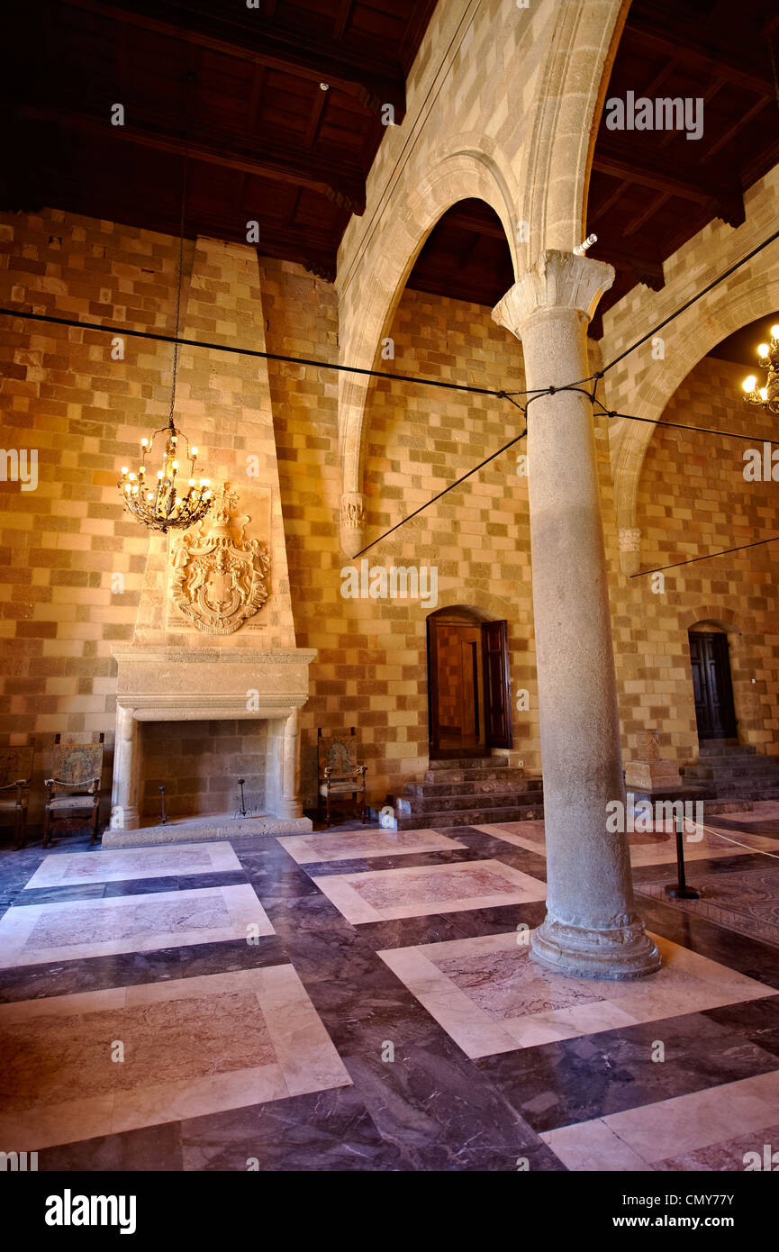 Innere des 14. Jahrhunderts mittelalterlichen Palast der Großmeister der Ritter des Johanniterordens, Rhodos, Griechenland. Stockfoto