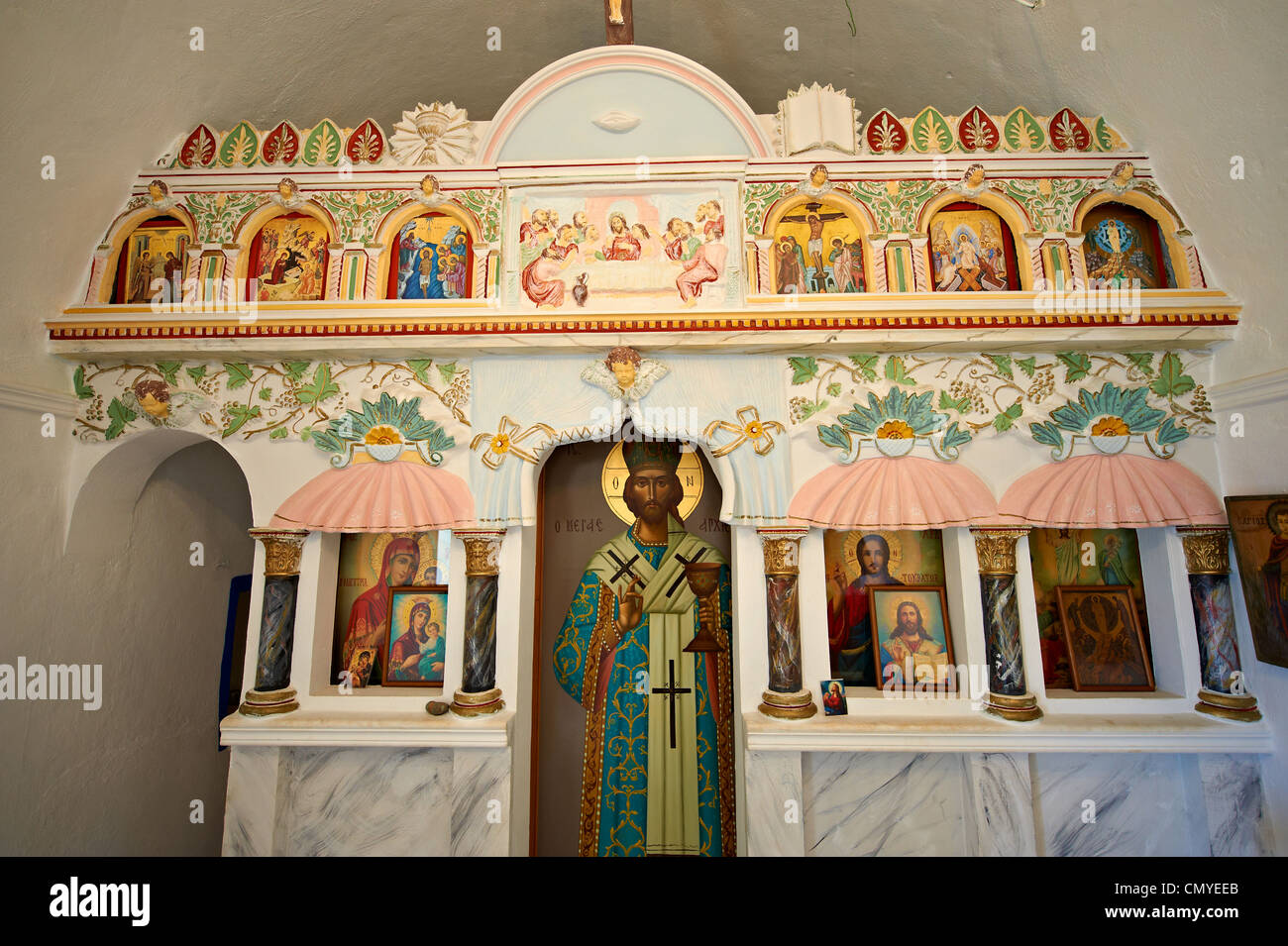 Inneren & Ikonen der eine orthodoxe Kapelle in Nord West Chios Insel Griechenlands. Stockfoto