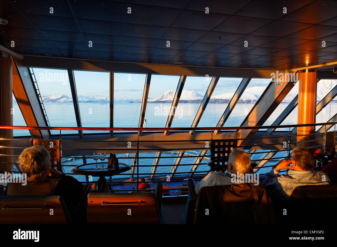Norwegen, Trollfjord Boot Reederei Hurtigruten, die seit 1893 die Verbindungen zwischen den großen Städten gewährleistet die Stockfoto
