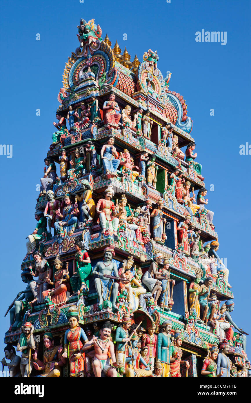 Singapur, Sri Mariamman Temple, Indische Gottheiten schmücken Hauptzugang Stockfoto