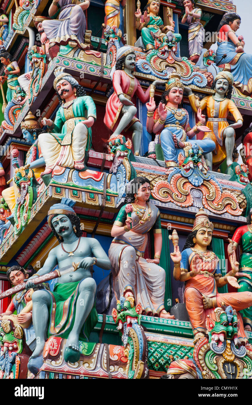 Singapur, Sri Mariamman Temple, Indische Gottheiten schmücken Hauptzugang Stockfoto