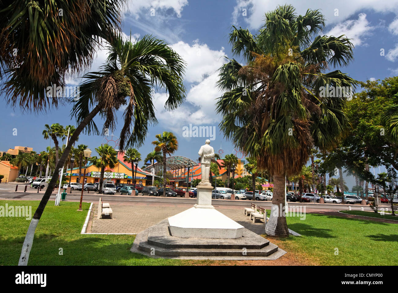 Antillen, Aruba, Oranjestadt, Statue von Jan Hendrik Albert Henny Eman Stockfoto