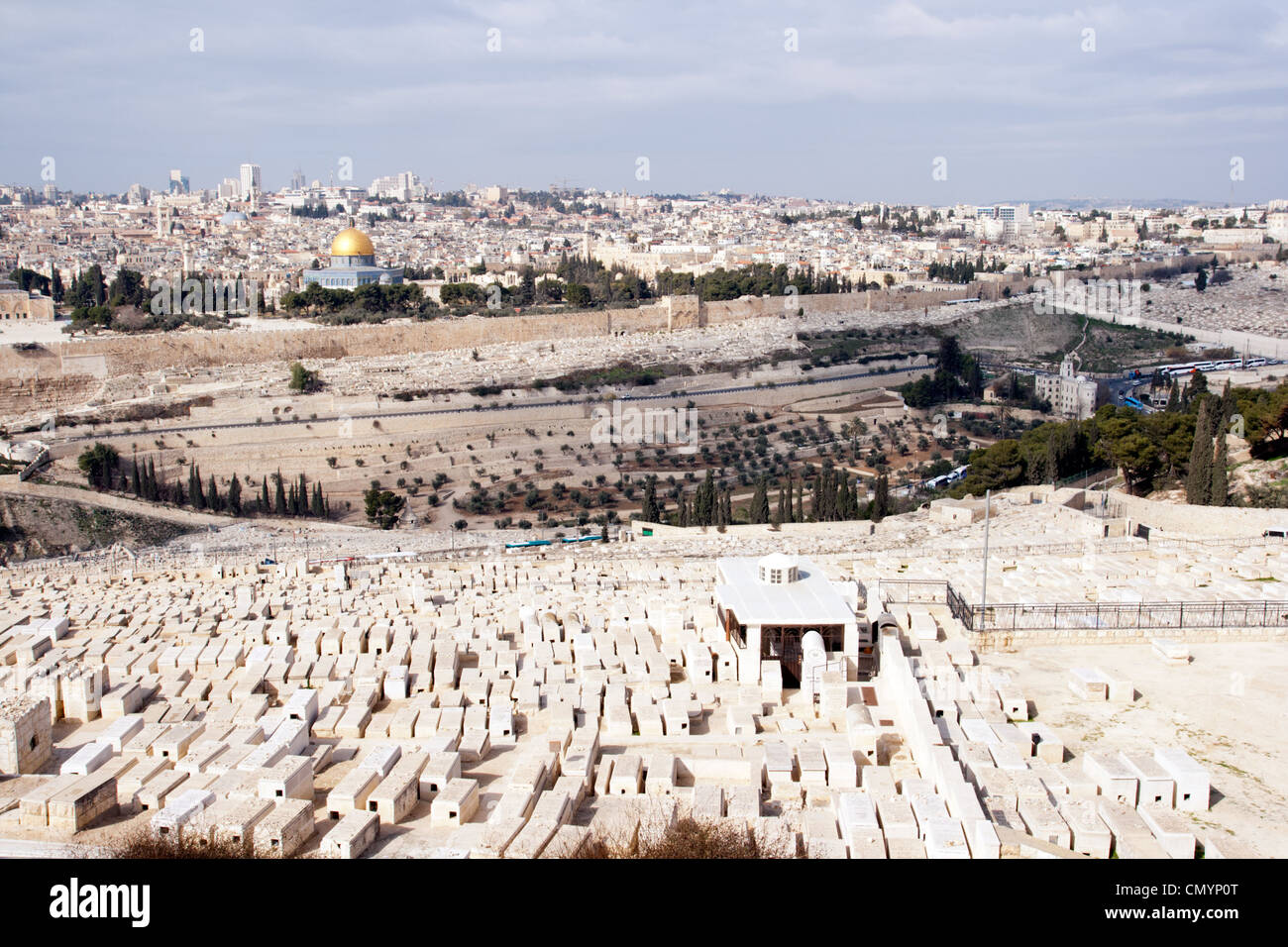 Blick vom Berg der Oliven auf die Haube des Felsens in Jerusalem, Israel Stockfoto