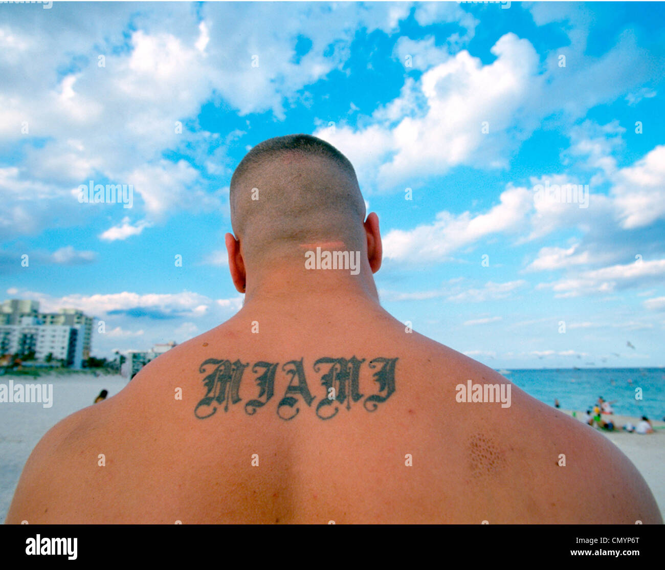 Bodybuilder trainiert in Miami Beach Stockfoto