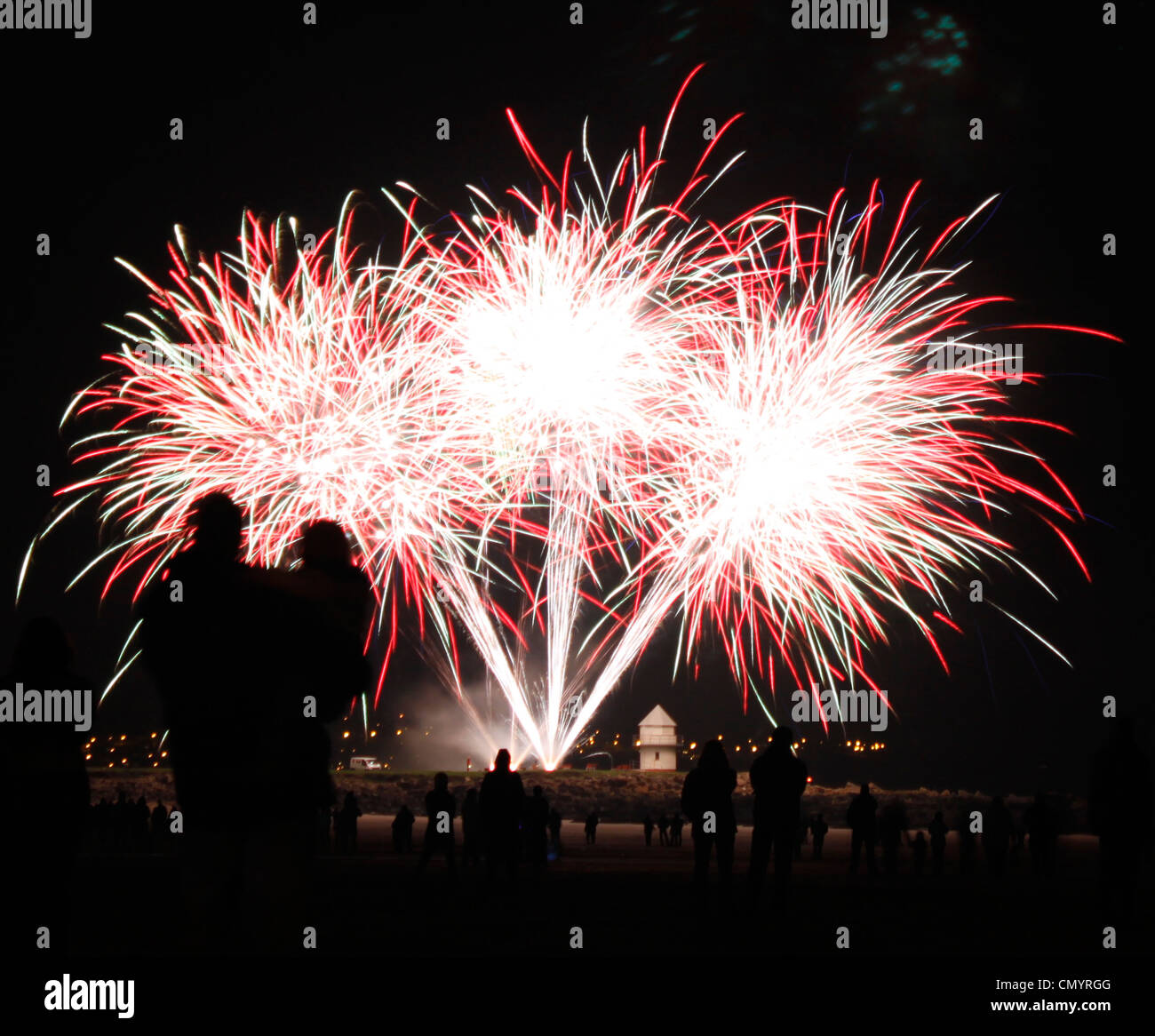 erstaunliche Form von Feuerwerkskörpern im Novemeber Stockfoto