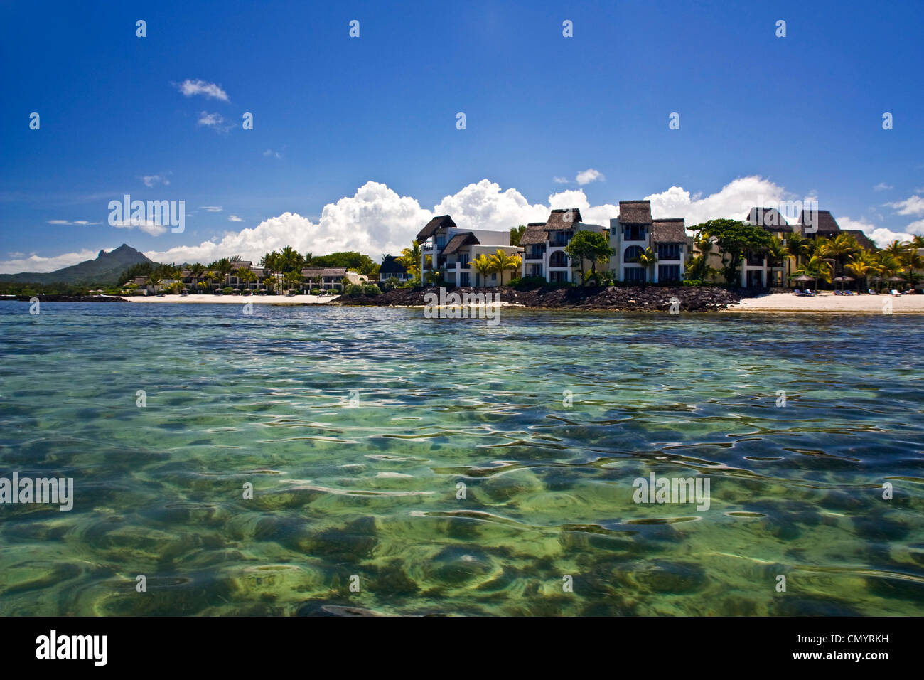 Villen am Wasser der fünf Sterne Hotel Le Touessrok in Trou d Eau Douce, Mauritius, Afrika Stockfoto