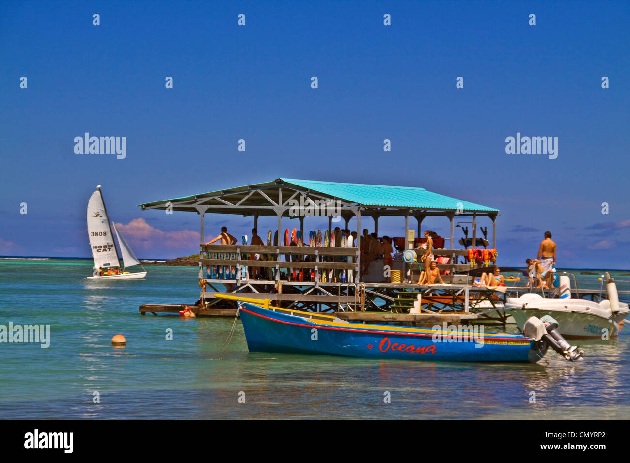 Wasser-Ski Pier von Club Med im La Pointe Aux Canonniers in Nord-Ostküste Mauritius, Afrika Stockfoto