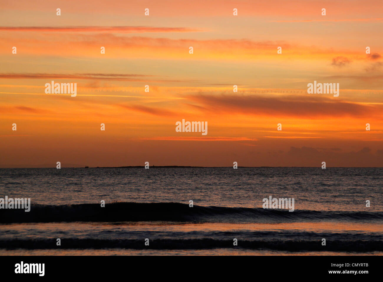 Sonnenuntergang über dem Meer mit einer schönen Farbe Stockfoto