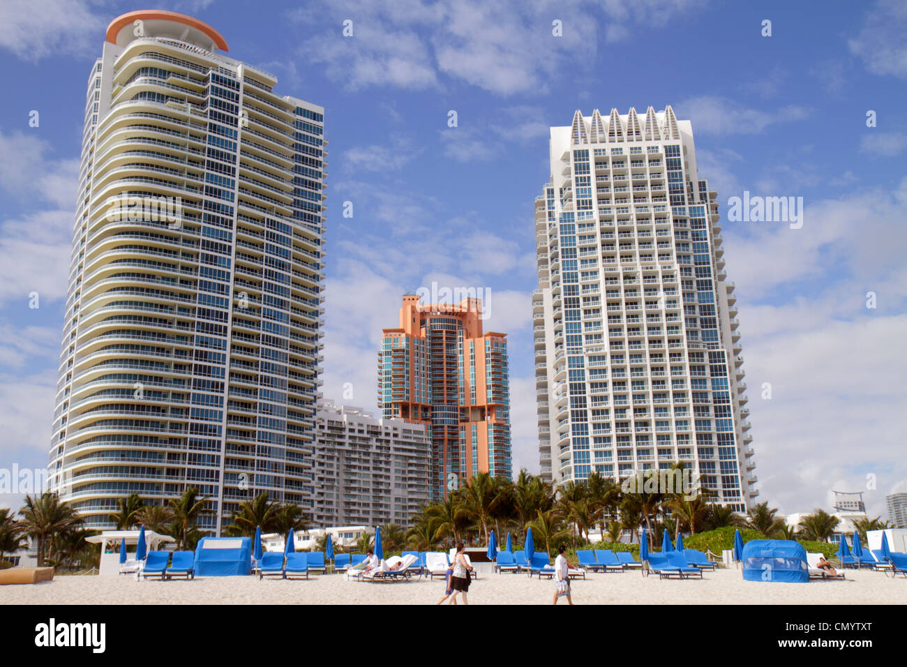 Miami Beach Florida, Hochhaus, Eigentumswohnung Wohnapartments Gebäude Gebäude Gehäuse, Gebäude, Portofino, Continuum, öffentlicher Strand, Vermietung Stockfoto