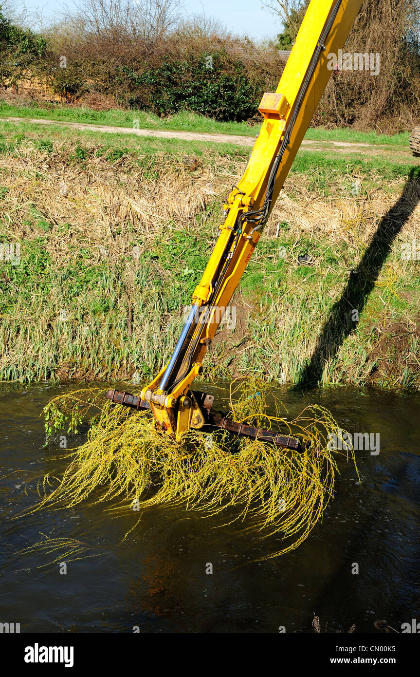 Fluss In Lincolnshire England Baggerarbeiten. Stockfoto