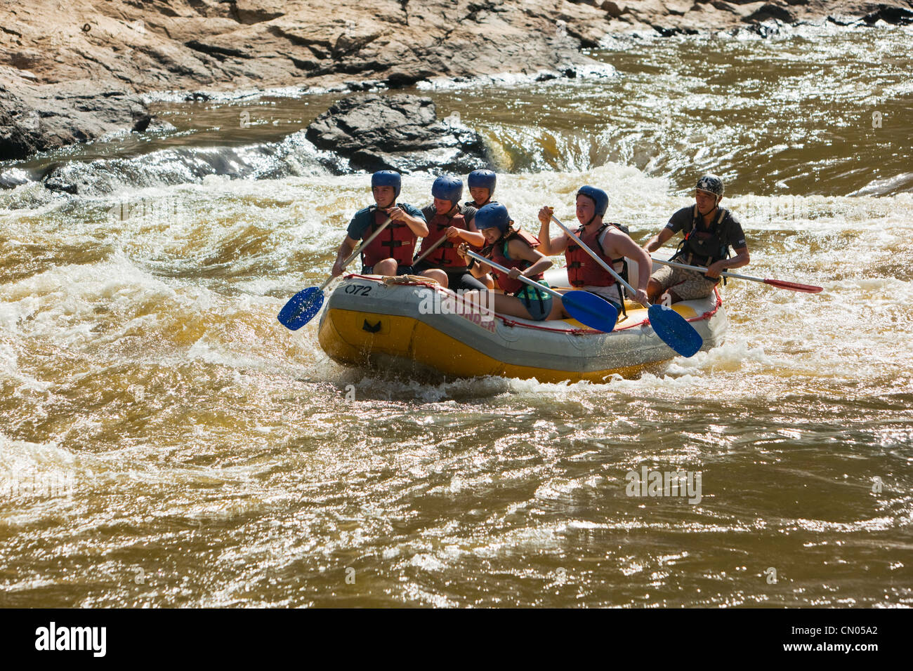 Wildwasser-rafting am Fluss Barron. Cairns, Queensland, Australien Stockfoto