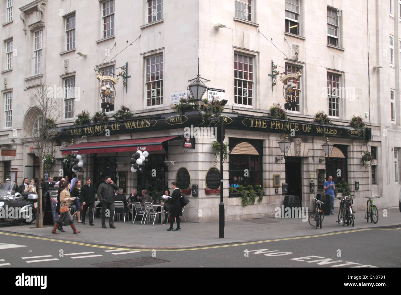 Die Prince Of Wales Pub Drury Lane Covent Garden in London Stockfoto