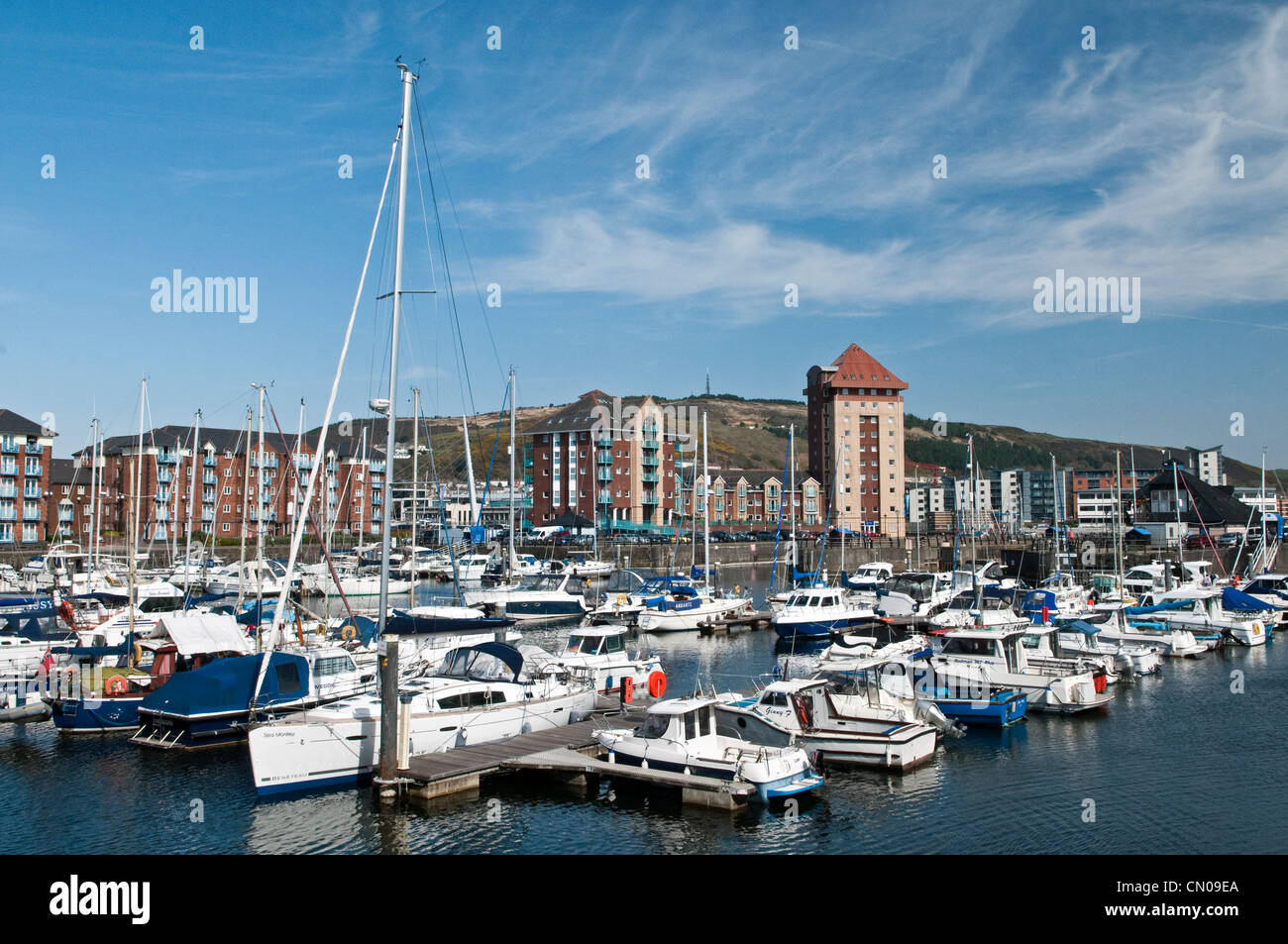 Swansea Marina und Residential Apartments Swansea Südwales an einem sonnigen Tag Stockfoto