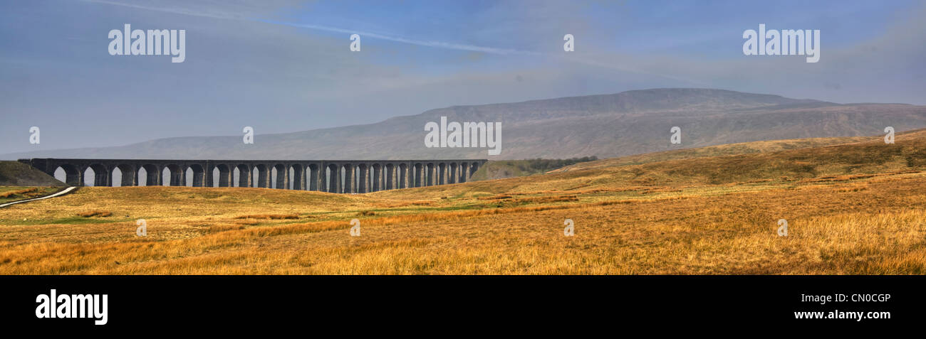 Berühmten Ribblehead-Viadukt in Yorkshire Dales in Großbritannien Stockfoto